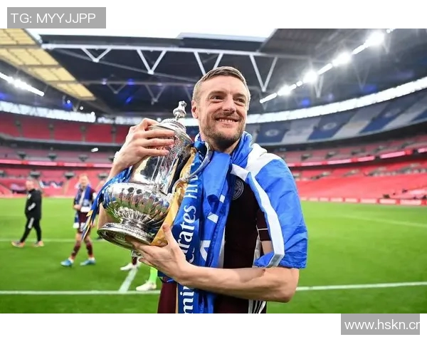 坎比亚索谈瓦尔迪进球遗憾回归右边路提升个人表现 坎比亚索谈瓦尔迪进球遗憾回归右边路提升个人表现