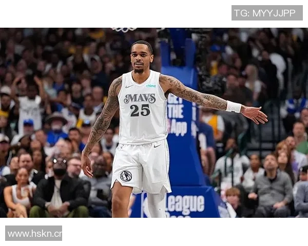 克莱称赞PJ华盛顿具备全明星潜力期待其攻防两端表现更佳 克莱称赞PJ华盛顿具备全明星潜力期待其攻防两端表现更佳