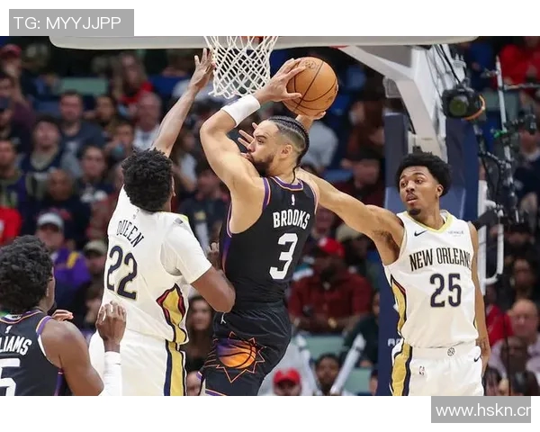 布克盛赞马威充满活力展现内线全能特质令人期待