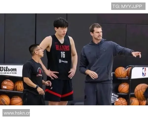 罗威与杨瀚森等中锋一致支持斯普利特担任球队主教练