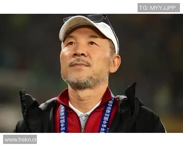 铜梁龙外援精彩头球破门助力球队打破僵局张外龙场边赞赏不断 铜梁龙外援精彩头球破门助力球队打破僵局张外龙场边赞赏不断