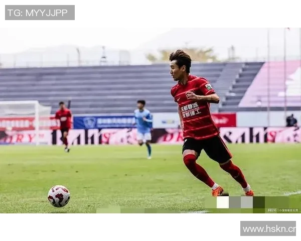 蓉城主场迎战广岛三箭现场观众热情高涨人数达27836人